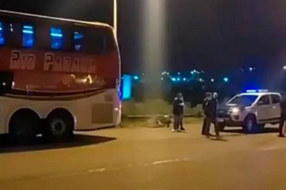 Conmoción en Entre Ríos: viajaba en un micro y murió de un disparo en la cabeza