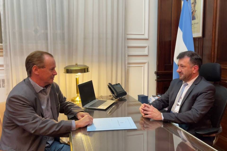 Bordet impulsa la Ley de Kueider para bajar la luz