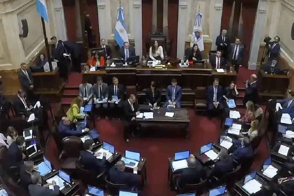 (Mención al entrerriano Kueider) Poroteo en el Senado por la Ley Bases: el gobierno asegura que tiene los votos necesarios para aprobarla