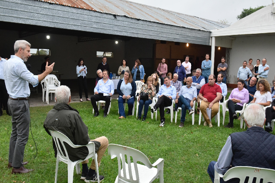 Frigerio otorgó $400 millones al sector provenientes de Nación