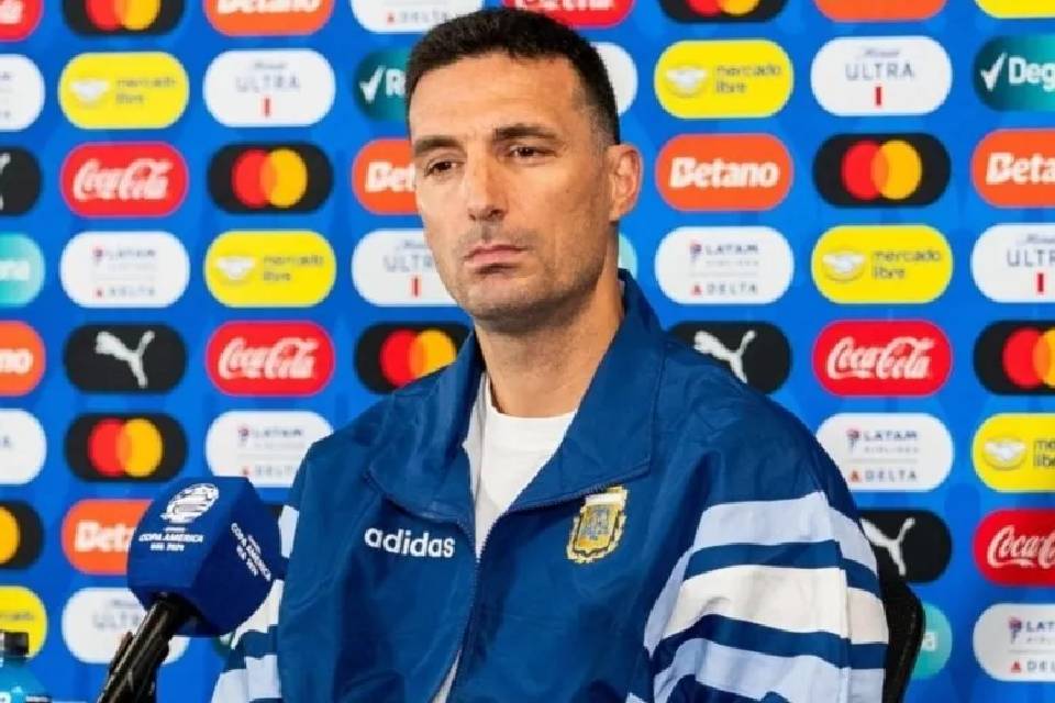 (Mención a futbolista entrerriano) La duda de Scaloni en la Selección Argentina frente a Chile por Copa América 2024