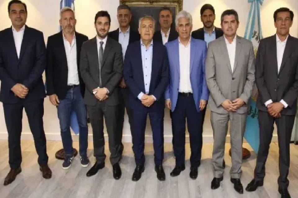 (Mención a Frigerio) Gobernadores de Juntos por el Cambio, tras la aprobación de la Ley Bases: “Ahora el Gobierno tiene las herramientas par