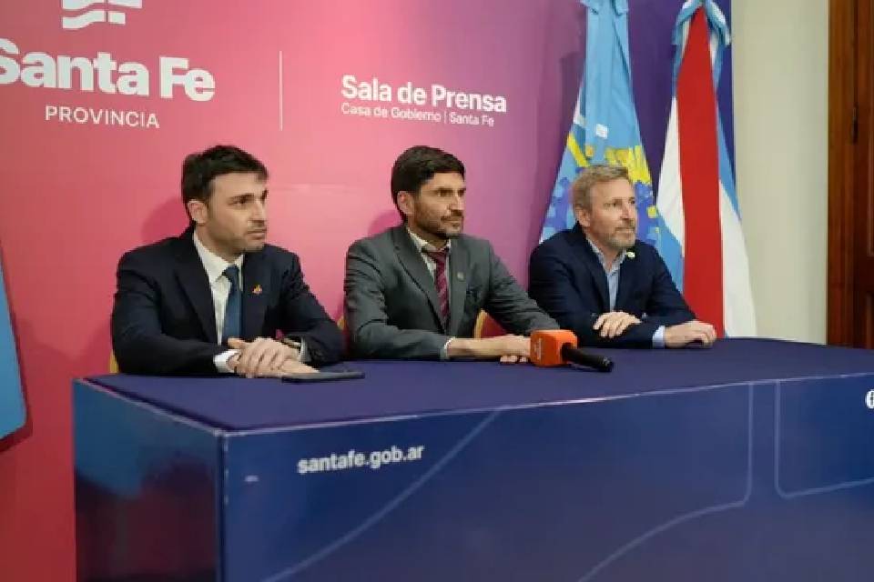 Ignacio Torres, Rogelio Frigerio y Maximiliano Pullaro firmaron acuerdos de cooperación industrial y turística