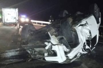 (En Entre Ríos) Caminaba por una ruta y provocó un accidente fatal: murió un joven y su beba de 10 meses