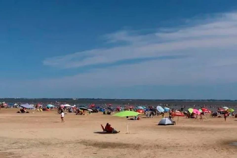 Playas, senderos, bodegas y aguas termales en un desconocido pueblo de Entre Ríos ideal para visitar