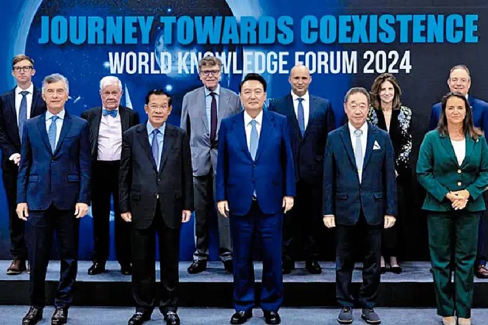 (Mención a senador entrerriano) Desde el exterior, Macri sigue de cerca las charlas con LLA y fue clave para la Ciudad