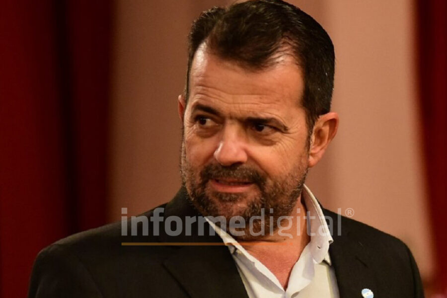 “El gobierno cumple con los docentes y la respuesta del gremio son paros, escraches y agresiones”