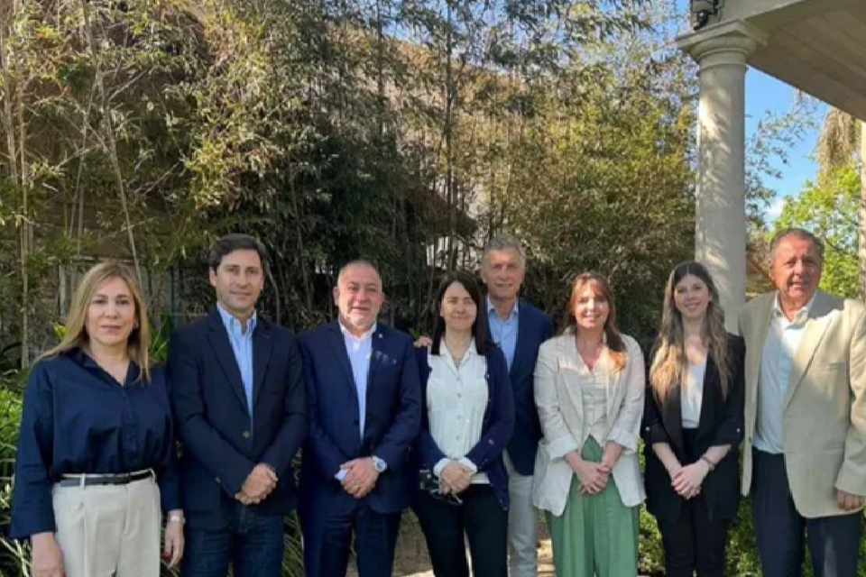 (Mención a senador entrerriano) En medio de la tensión con la Casa Rosada, Macri se reunió con senadores del PRO con una llamativa ausencia