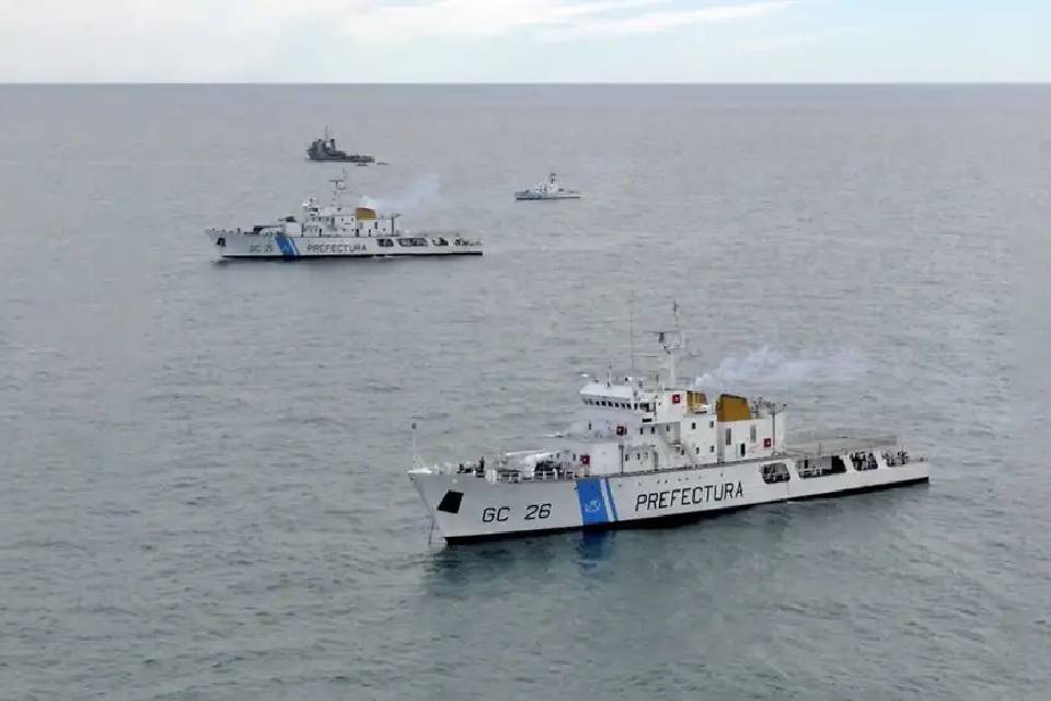 (Durante ejercicios del Ejército en Entre Ríos) Prefectura busca desesperadamente a un sargento del Ejército que cayó al Río Paraná