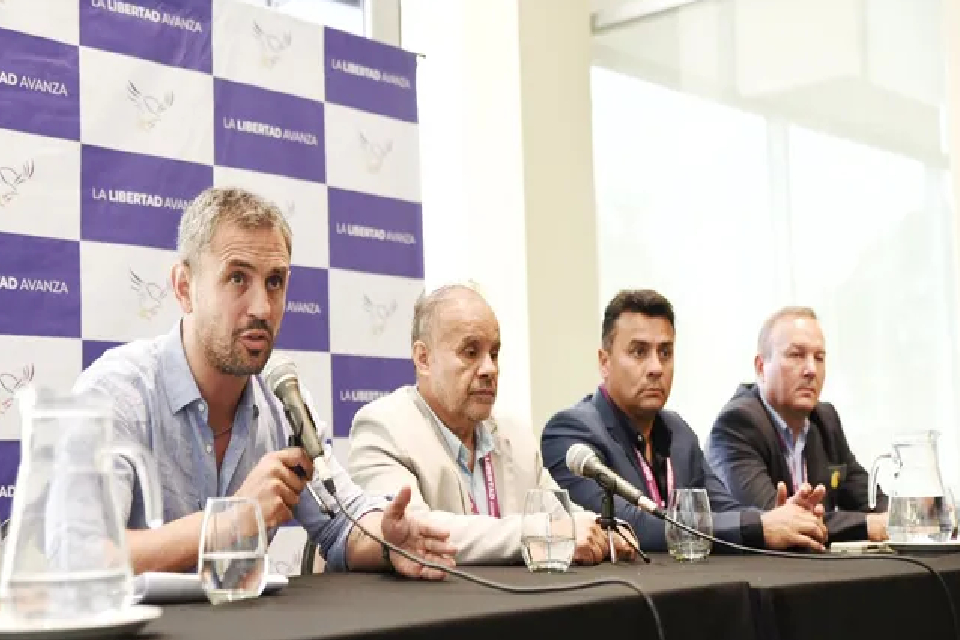 Karina Milei y Martín Menem encabezaron la presentación de La Libertad Avanza Entre Ríos