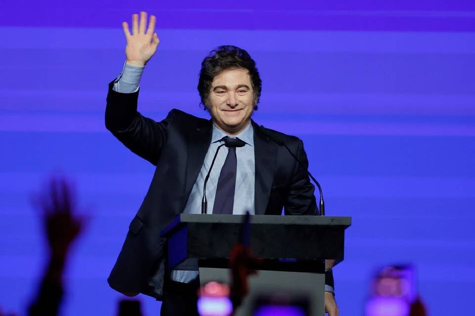 (Senador entrerriano detenido en Paraguay) ¿Bomba de Javier Milei en la Corte?, pacto con Cristina, el caso Kueider y la pelea con la UIA