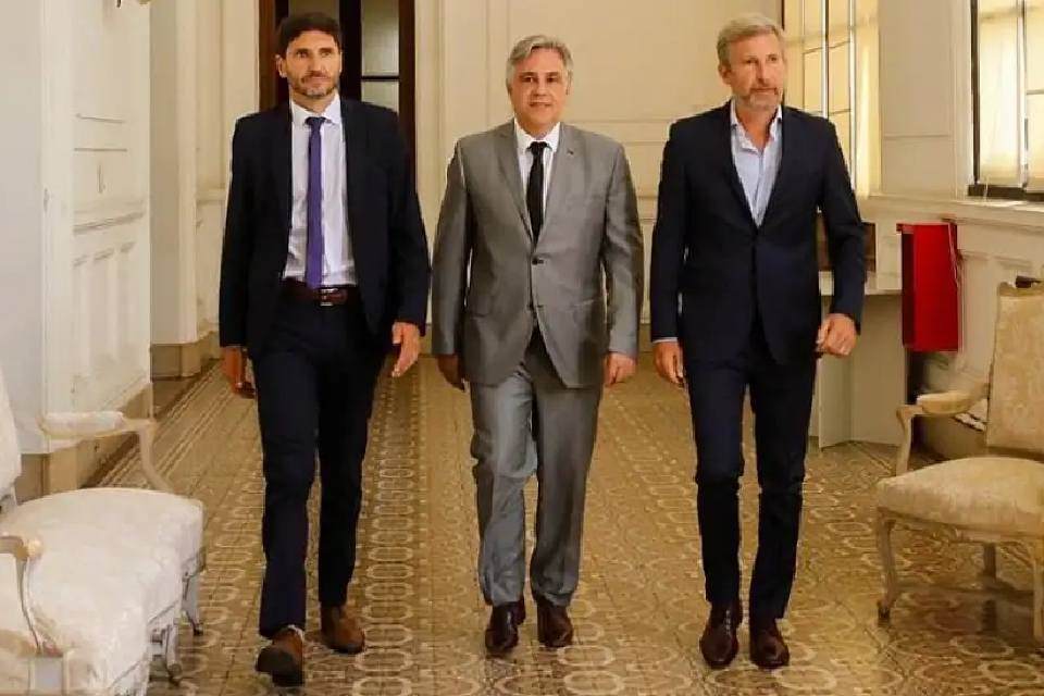 (Mención a Frigerio) El eje de gobernadores de la Región Centro duro contra el gobierno