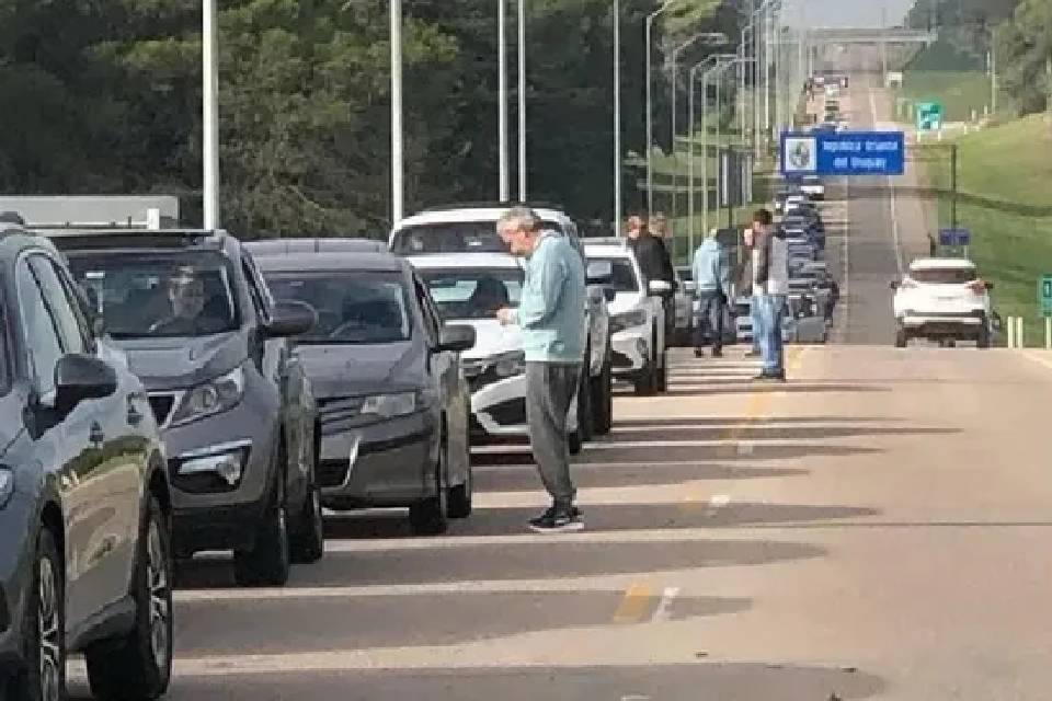 (Mención a pasos entrerrianos) Sigue creciendo la llegada de argentinos a Uruguay: ingresaron más de 163.000 en 15 días