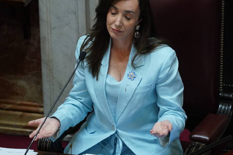 (Mención a exsenador entrerriano) Con el oficialismo confiado y el peronismo dividido, el Senado discute la suspensión de las PASO