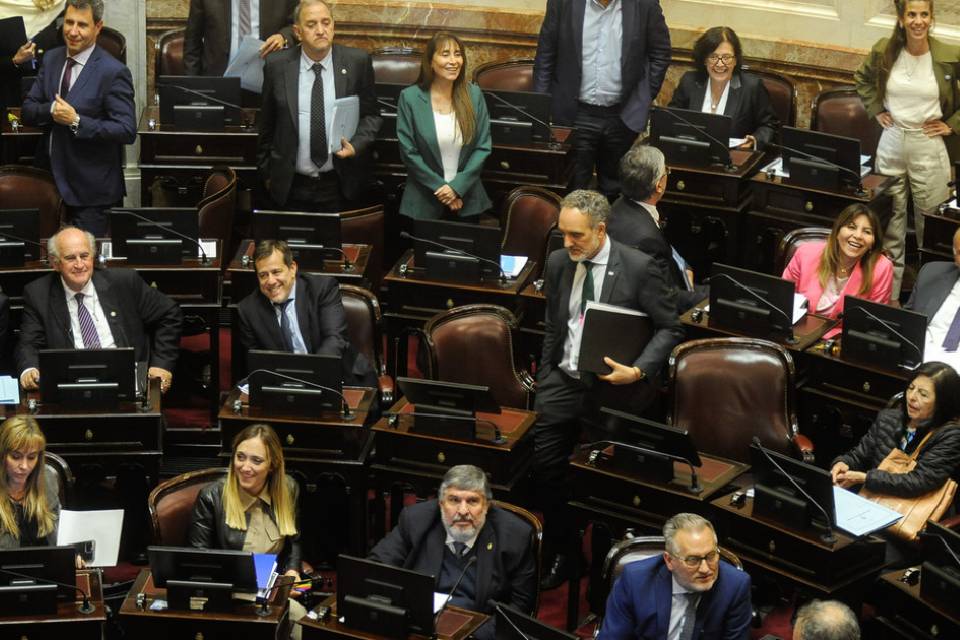(Mención a exsenador entrerriano) Suspensión de las PASO: el peronismo duro toma a Milei de brújula y juega todo al fracaso del Gobierno