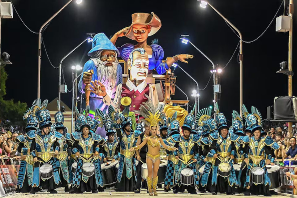 Escándalo en el carnaval de Gualeguaychú: cruce entre comparsas tras anunciar a la ganadora