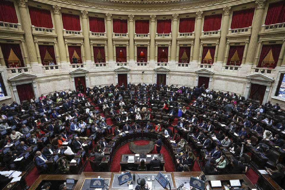 Endeudamiento con el FMI: el voto de los diputados entrerrianos y las repercusiones