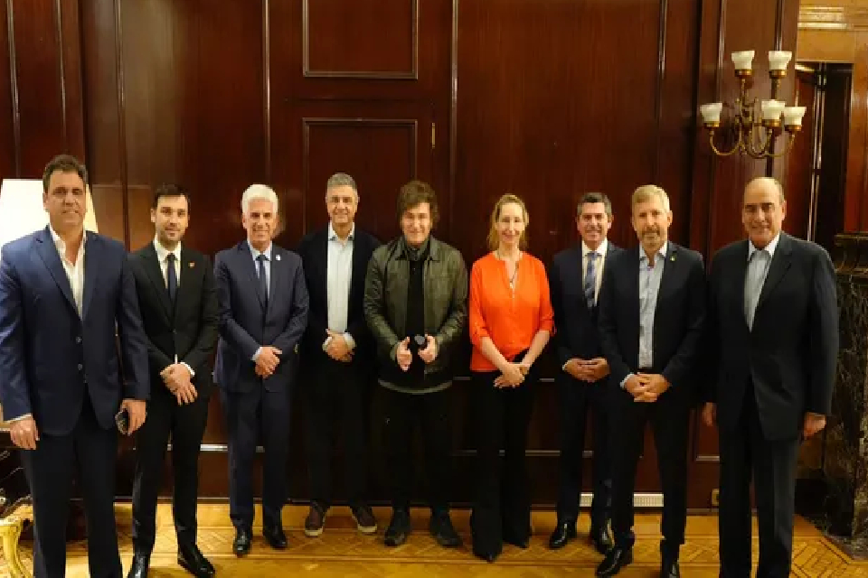 (Mención a Frigerio) FMI: Javier Milei se enfoca en los gobernadores para blindar el DNU