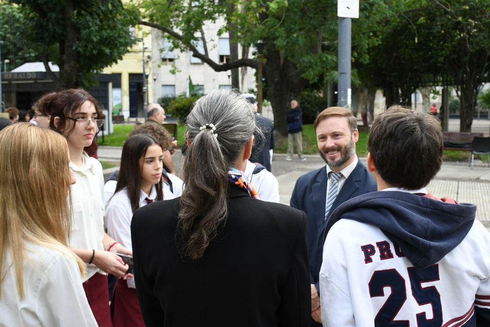 Con el acompañamiento del intendente Azcué, se lanzó el programa municipal “Concordia por la patria”