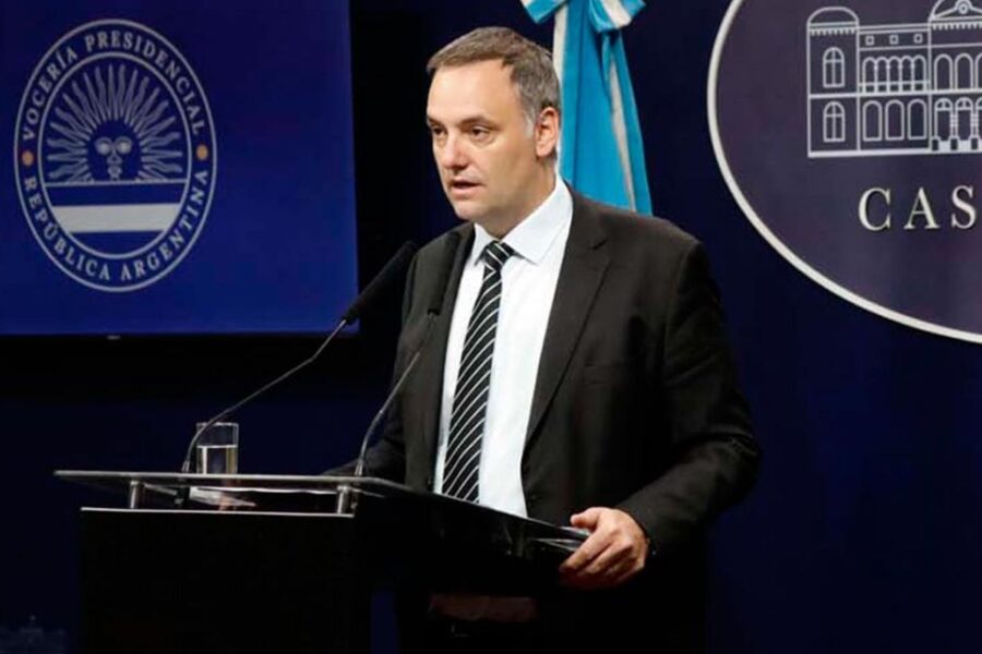 Manuel Adorni examina la evolución del PRO hacia un partido vecinalista y su pérdida de relevancia