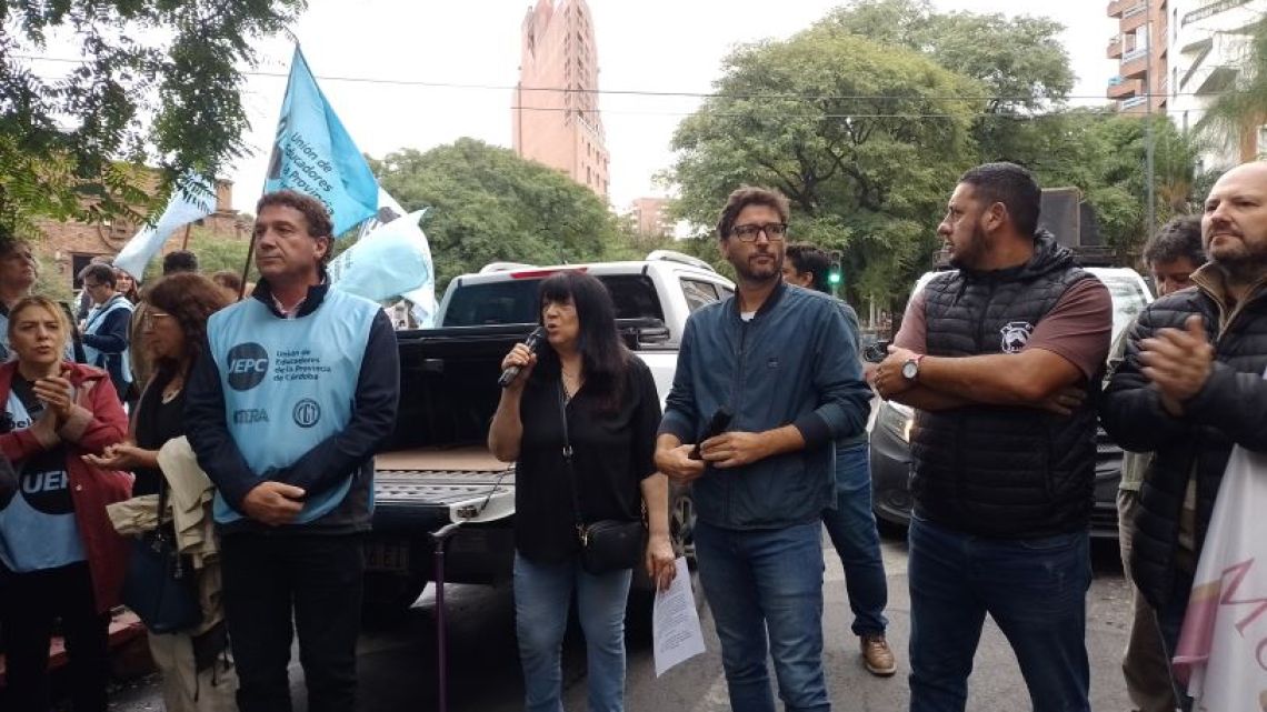 Gremios estatales refuerzan su reclamo salarial, pero también apuntan a “la crisis” del Apross