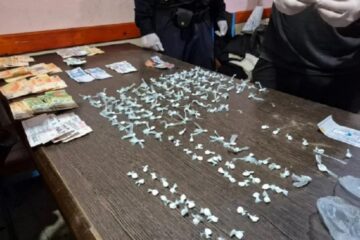 Detienen a tres personas tras el hallazgo de 200 dosis de cocaína en Concordia