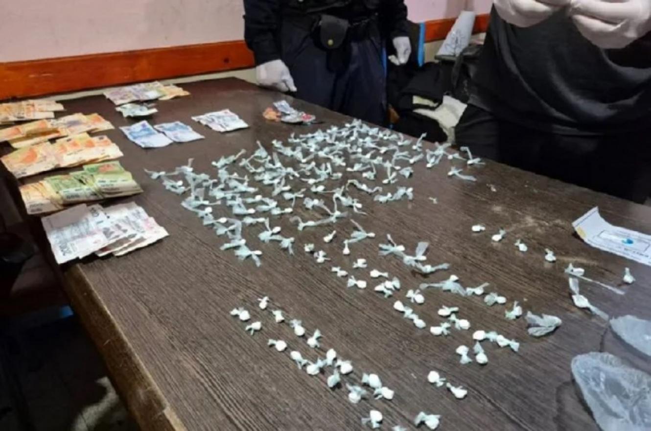 Detienen a tres personas tras el hallazgo de 200 dosis de cocaína en Concordia