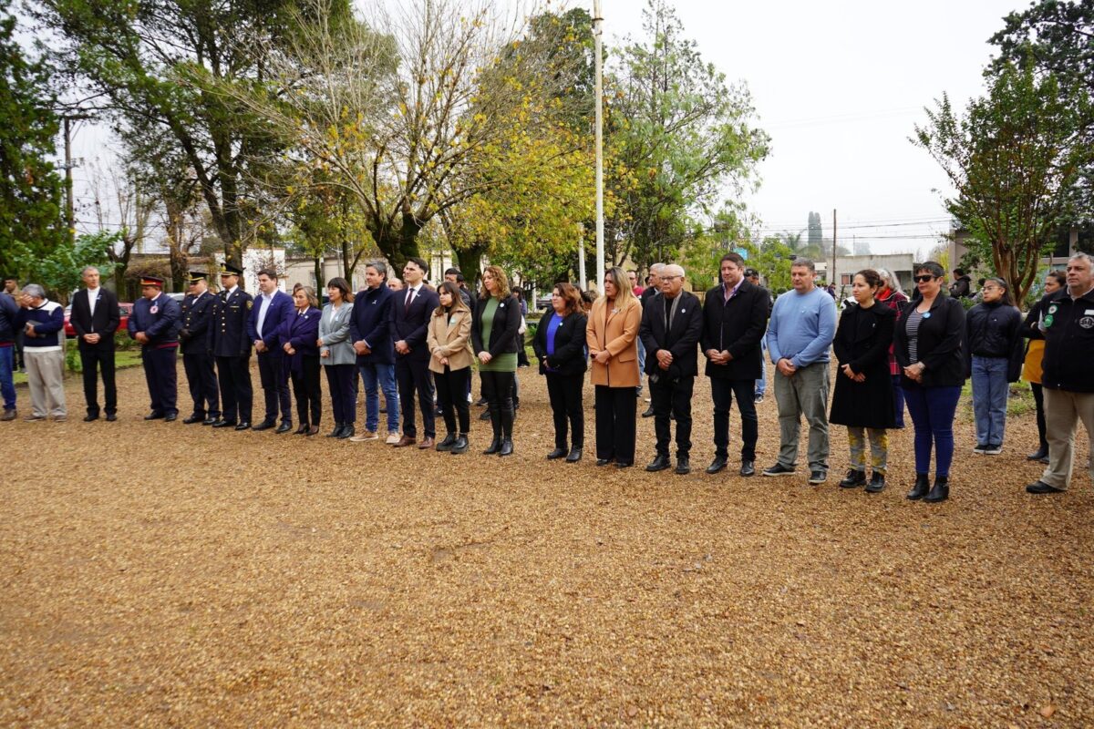 Acto por el Día de la Patria en El Brillante