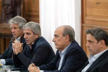 Dólares del colchón: el Gobierno opera sobre las provincias frente al desafío de sostén político y confianza para su plan