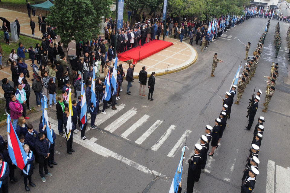 La ciudad conmemoró la Revolución de Mayo