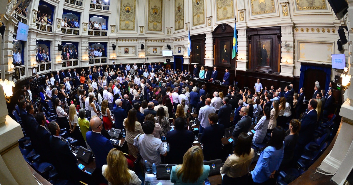 Conflicto entre Kicillof y CFK por la reelección indefinida de legisladores e intendentes en Buenos Aires