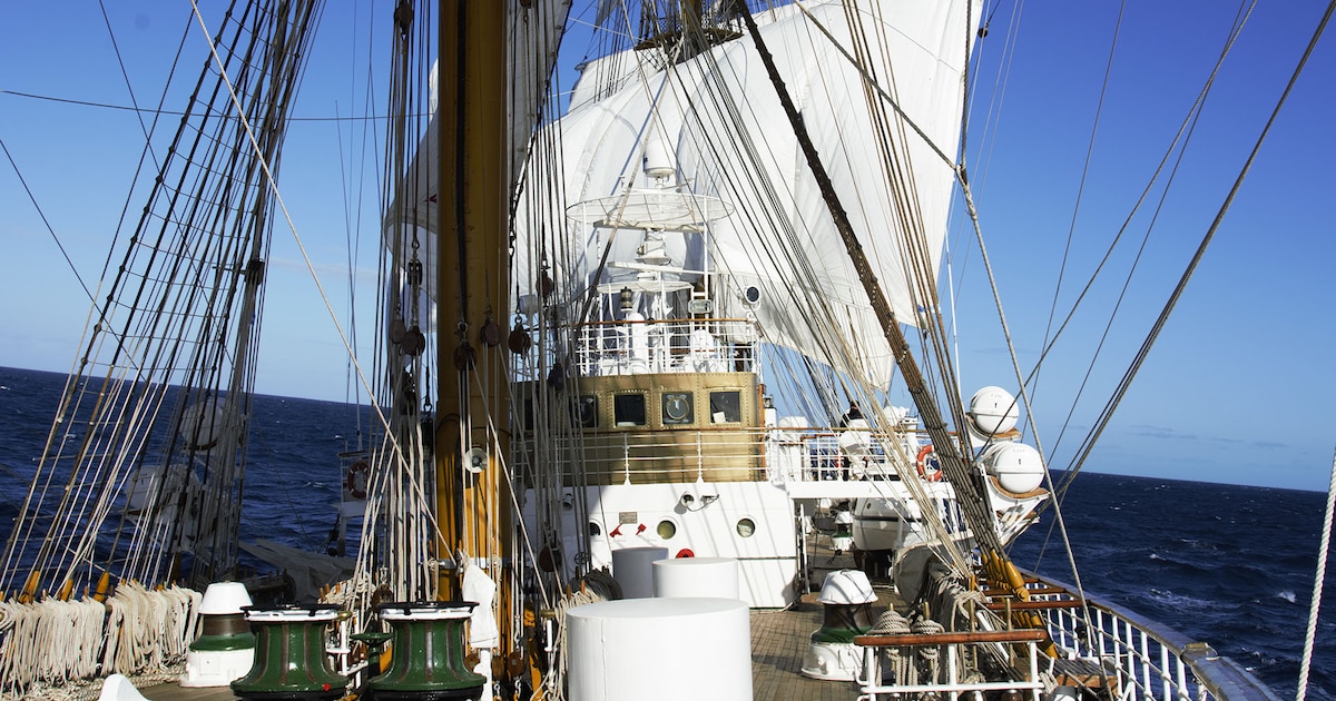 La Fragata Libertad celebra el Día de la Armada con acceso al público en Buenos Aires