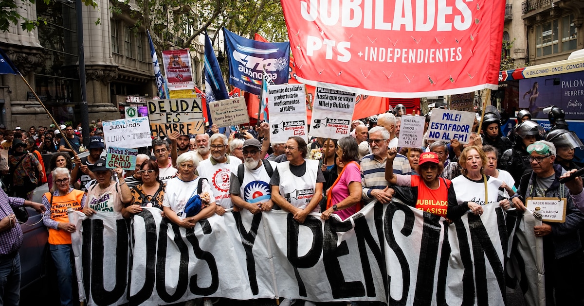 Gobierno amenaza con veto a moratoria y bono para jubilados ante posible aprobación de la oposición en el Congreso