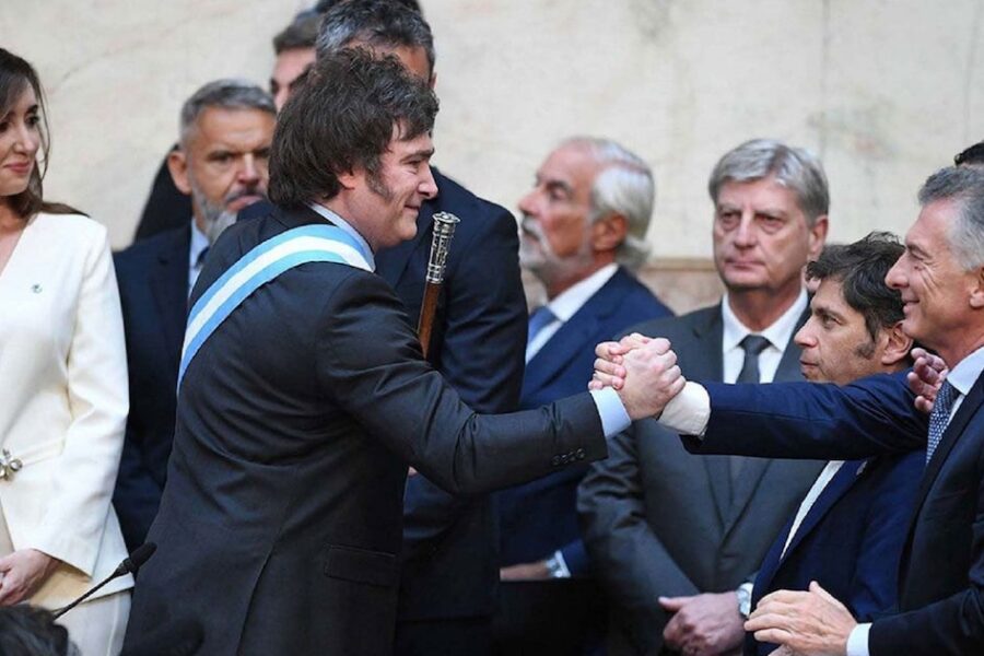 Milei y Macri, el fantasma de Kirchner y Duhalde y el riesgo inminente de fugas en el PRO para un acuerdo bonaerense