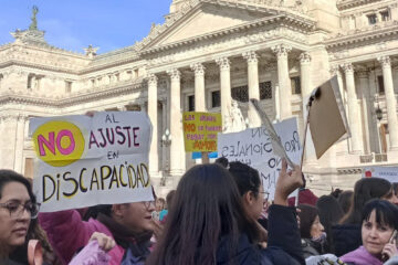 Masiva convocatoria frente al Congreso en apoyo a la Ley de Emergencia en Discapacidad