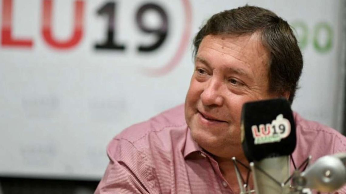 El gobernador de Río Negro criticó el plan para sacar los dólares del colchón