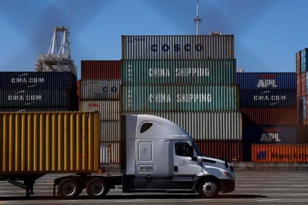 Aranceles en riesgo mientras los puertos no logran recuperarse, afectando los precios