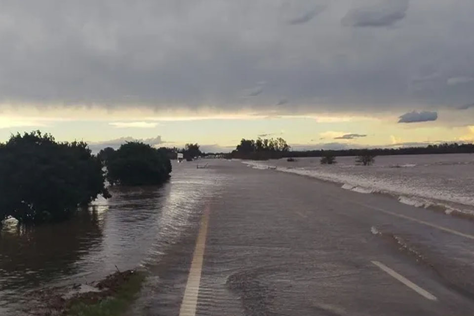 (Mención a Entre Ríos) Inundaciones en Buenos Aires: el Gobierno cerró el puente Zárate-Brazo Largo