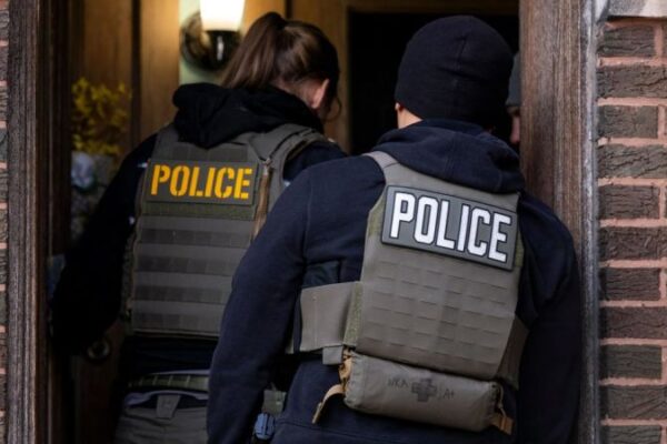 La Casa Blanca intensifica la presión para realizar arrestos migratorios.