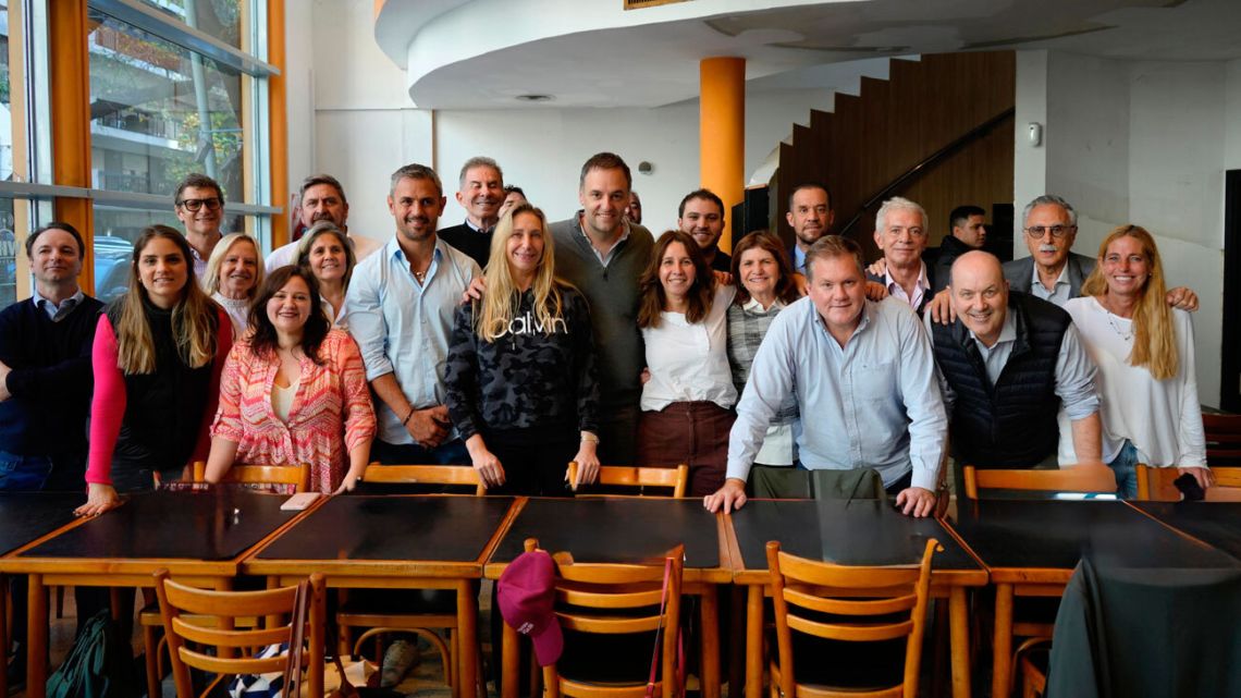 Con la gestión paralizada, el Gobierno juega a sus ministros para pelear el final de la campaña