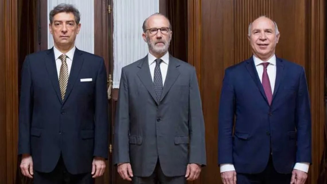 Tras el rechazo de Ficha Limpia, un aliado del Gobierno busca ampliar la Corte Suprema