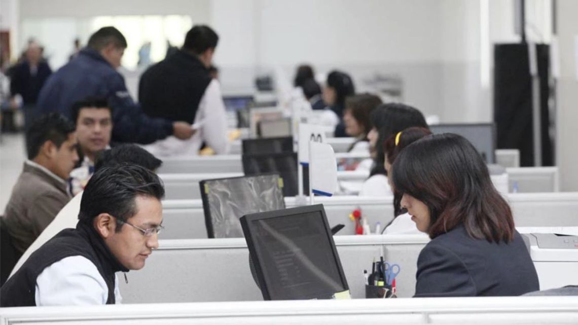 Gobierno desvinculará a empleados que no aprobaron el examen de idoneidad desde julio