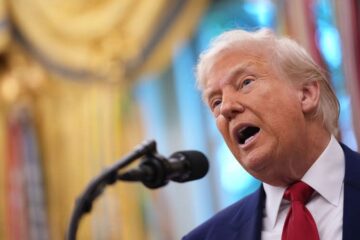 Trump mantiene en suspenso los despidos masivos en diversas agencias gubernamentales