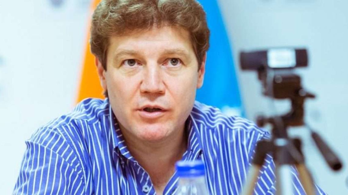 Gobernador de Tierra del Fuego cuestiona reducción de aranceles a celulares