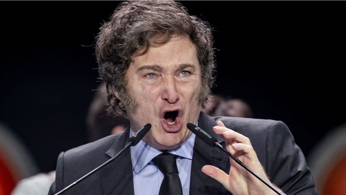 La mayoría opina que los ataques de Milei al periodismo perjudican la libertad de prensa