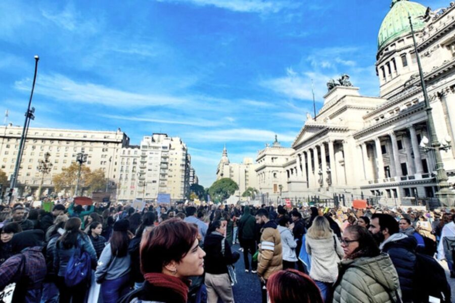 Masiva protesta frente al Congreso por la sanción de la Ley de Emergencia en Discapacidad