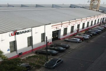 Urbano Express, la compañía logística seleccionada para suministrar pañales para adultos al PAMI y en el foco de atención.