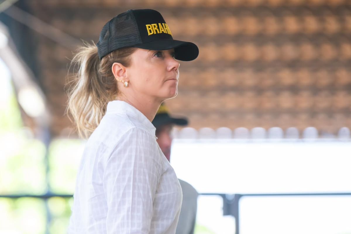 Una brasileña famosa por jurar una raza bovina llega al país