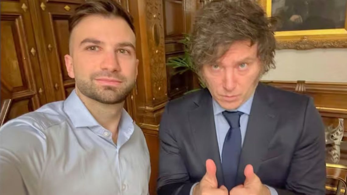 Mauricio Novelli retira fondos de su caja de seguridad tras el lanzamiento de la criptoestafa $Libra