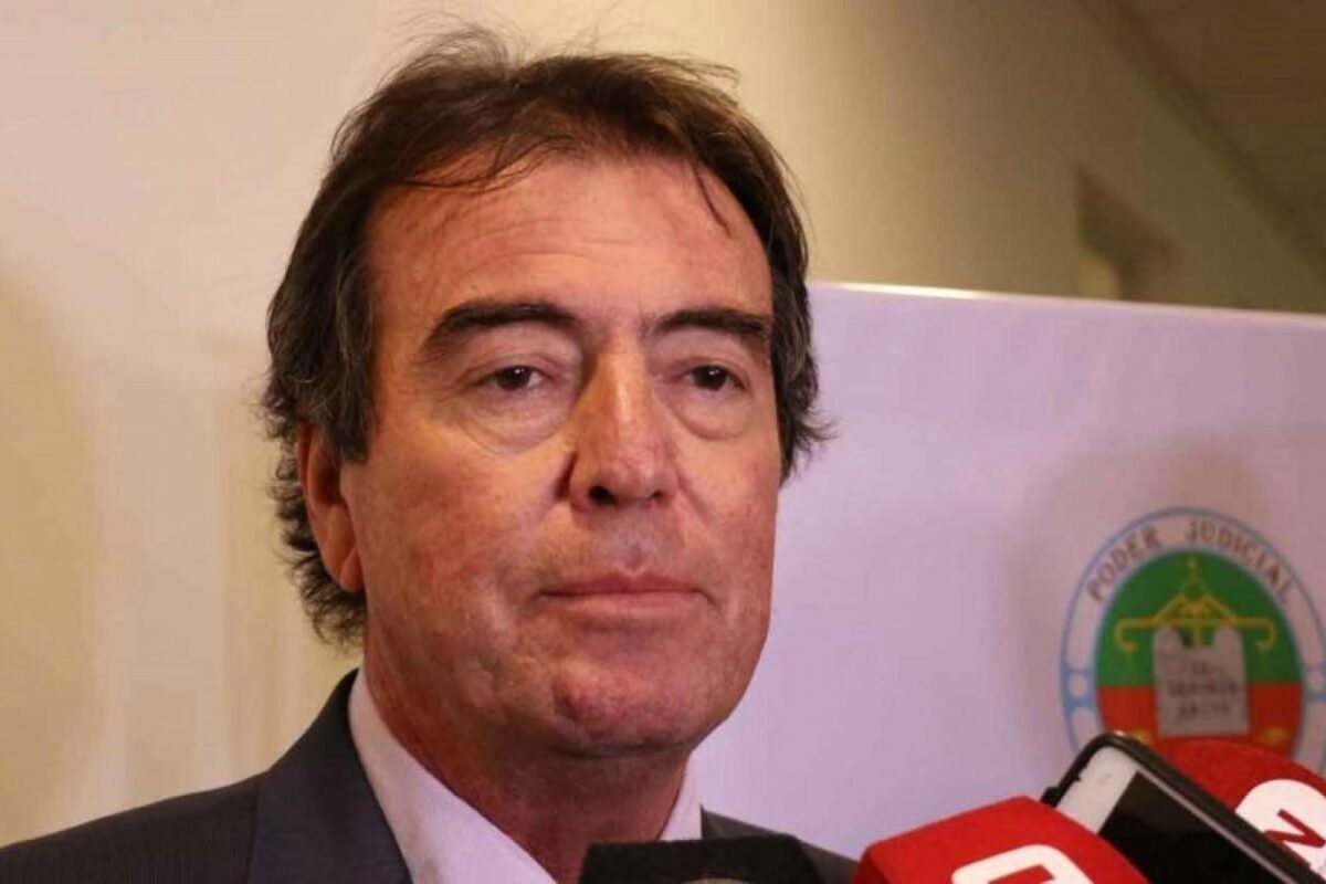 Castrillon recupera su matrícula de abogado: ¿será su defensa en la causa Contratos?